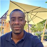 Französisch Tutor der Kinder aller Altersgruppen unterrichtet